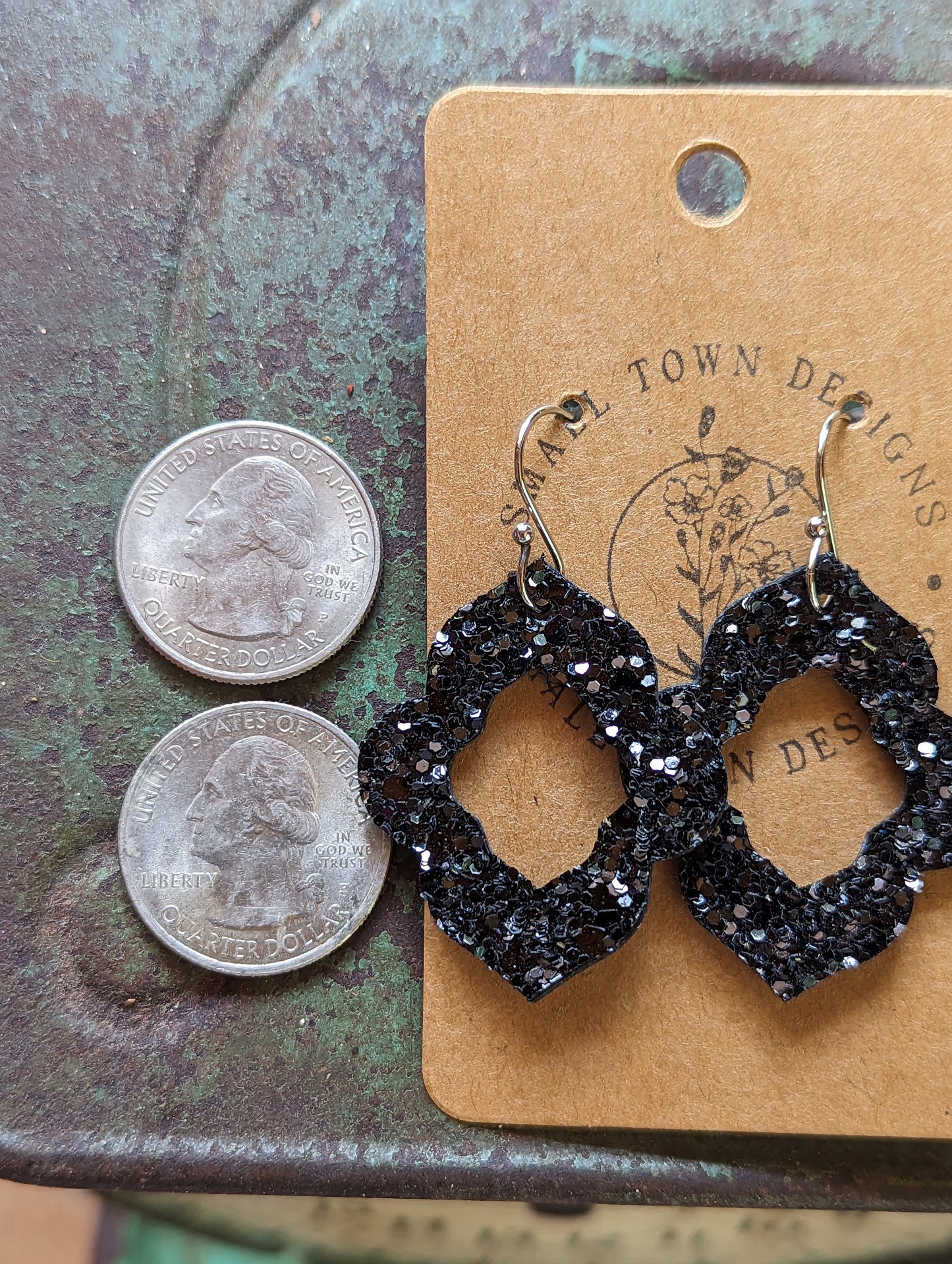 Chunky Black Glitter Scallops