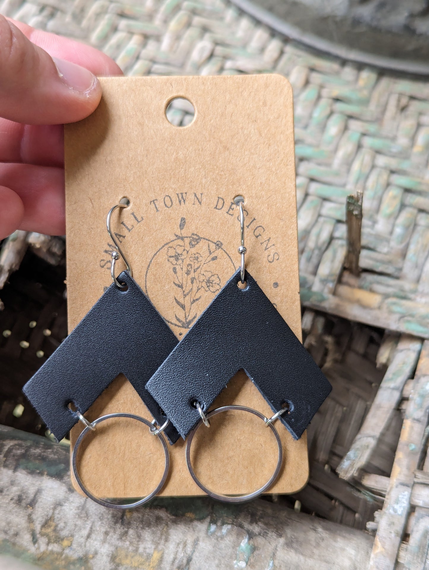 Black Triangle Dangles