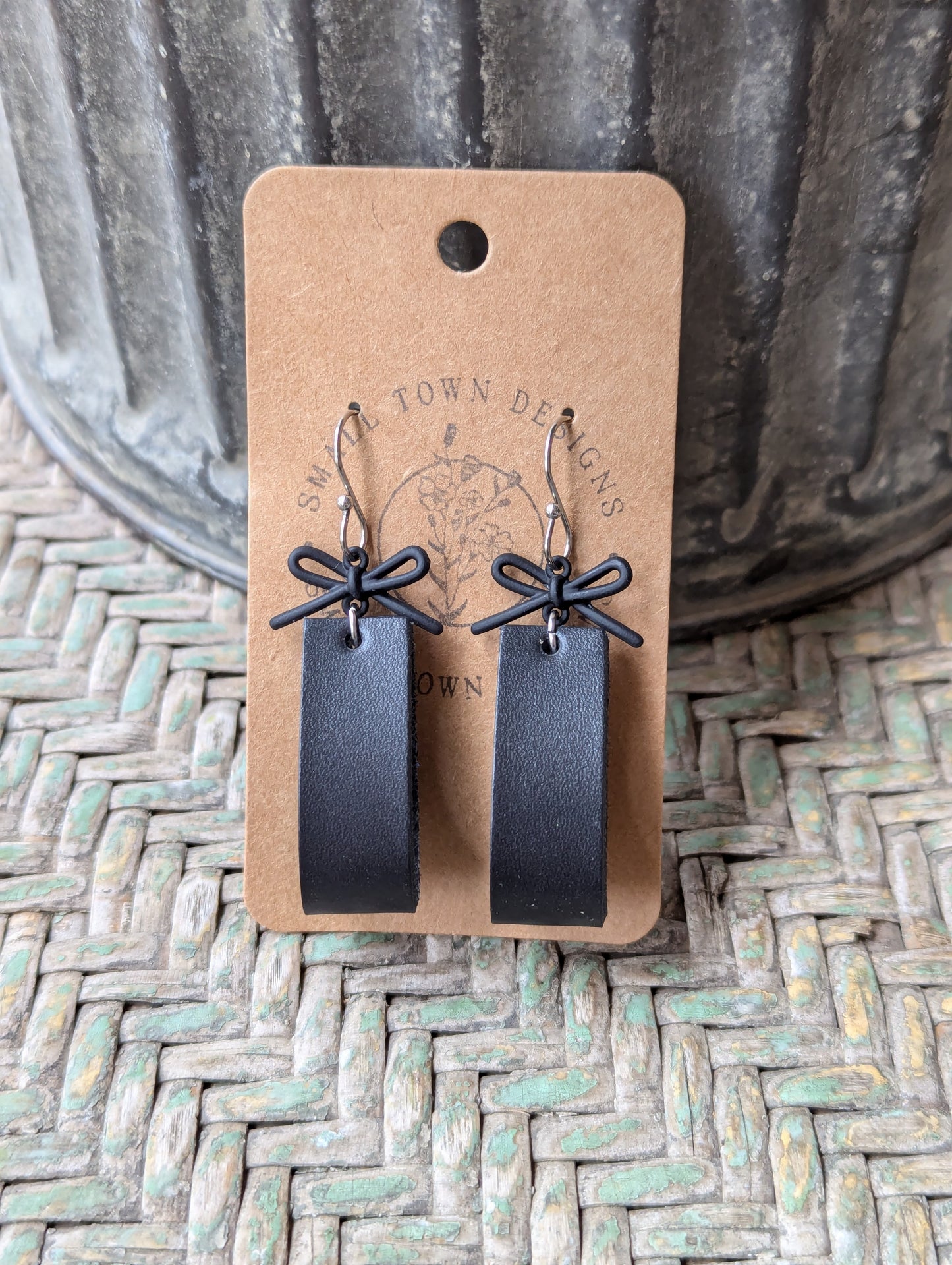 Black Bow Loops