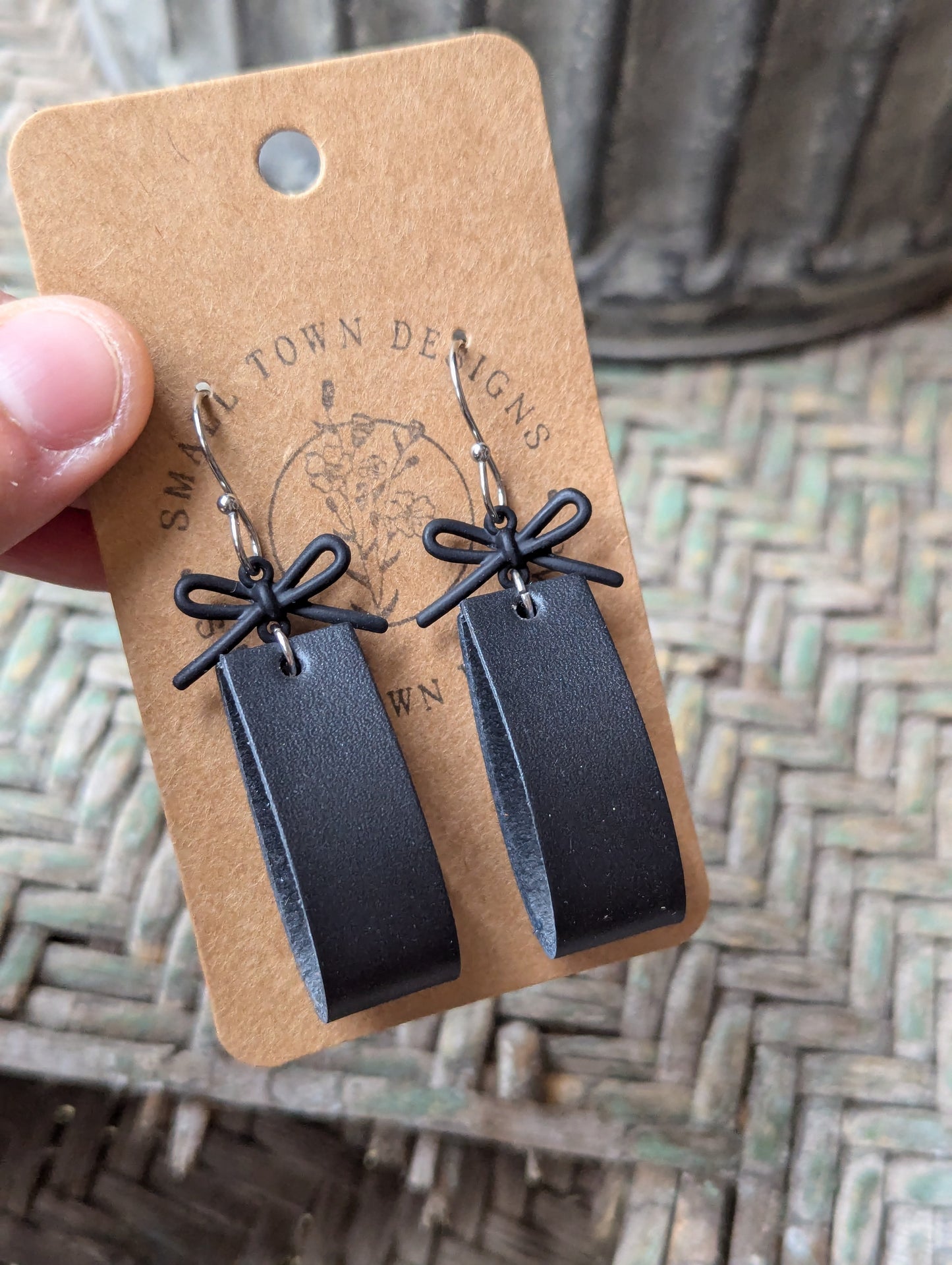 Black Bow Loops
