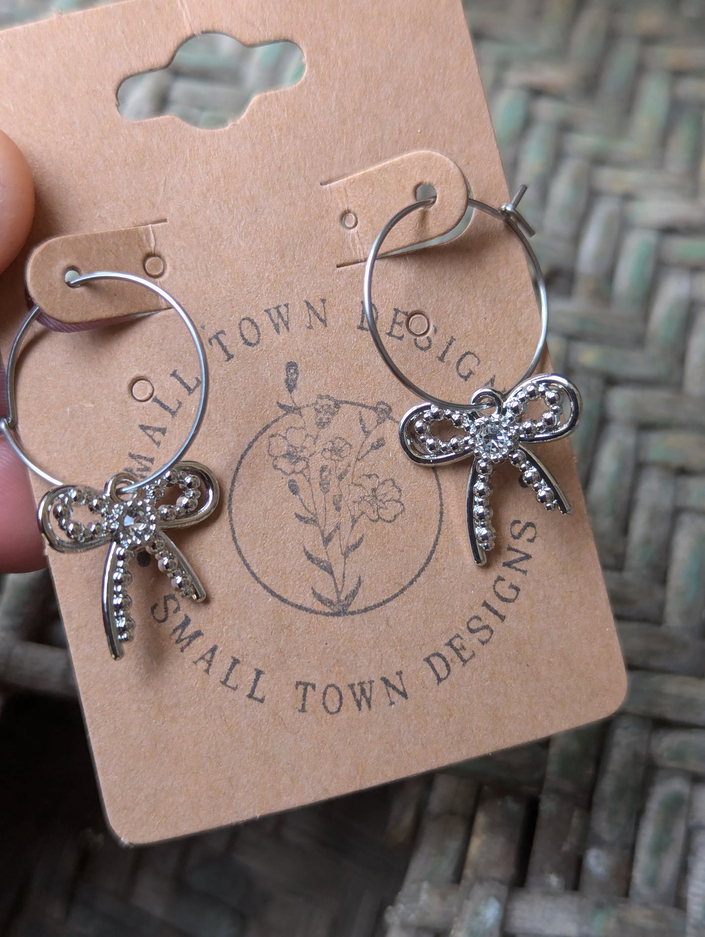 Bow Hoops