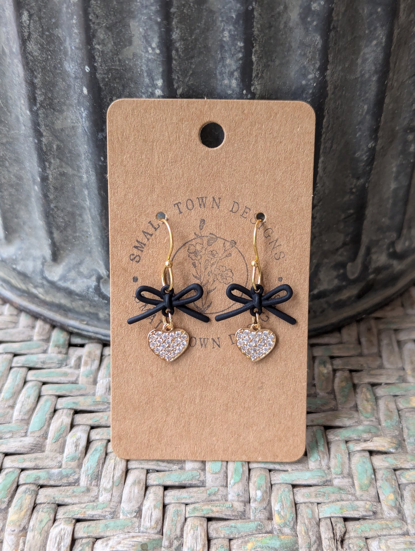 Black Bow Hearts