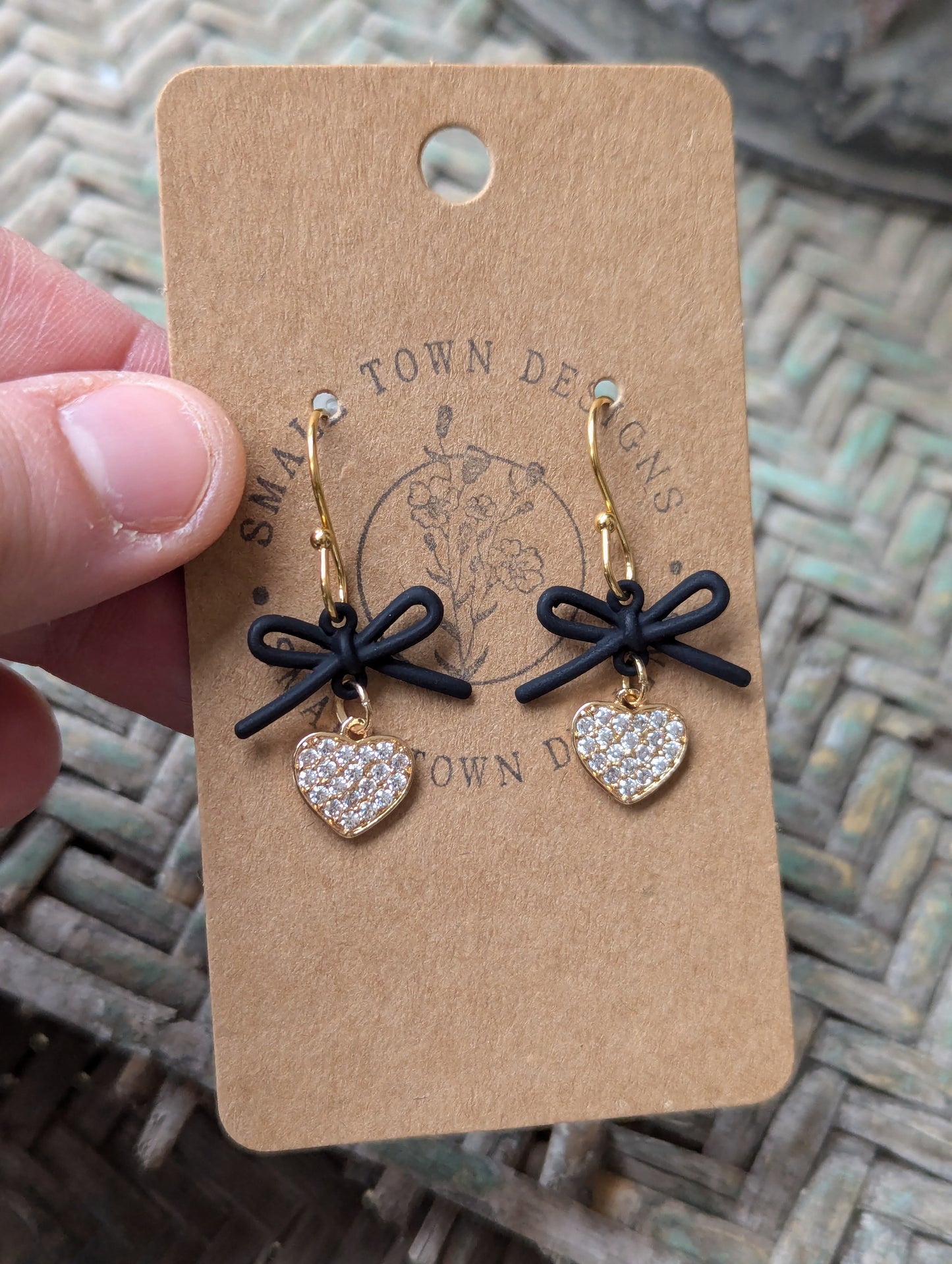 Black Bow Hearts