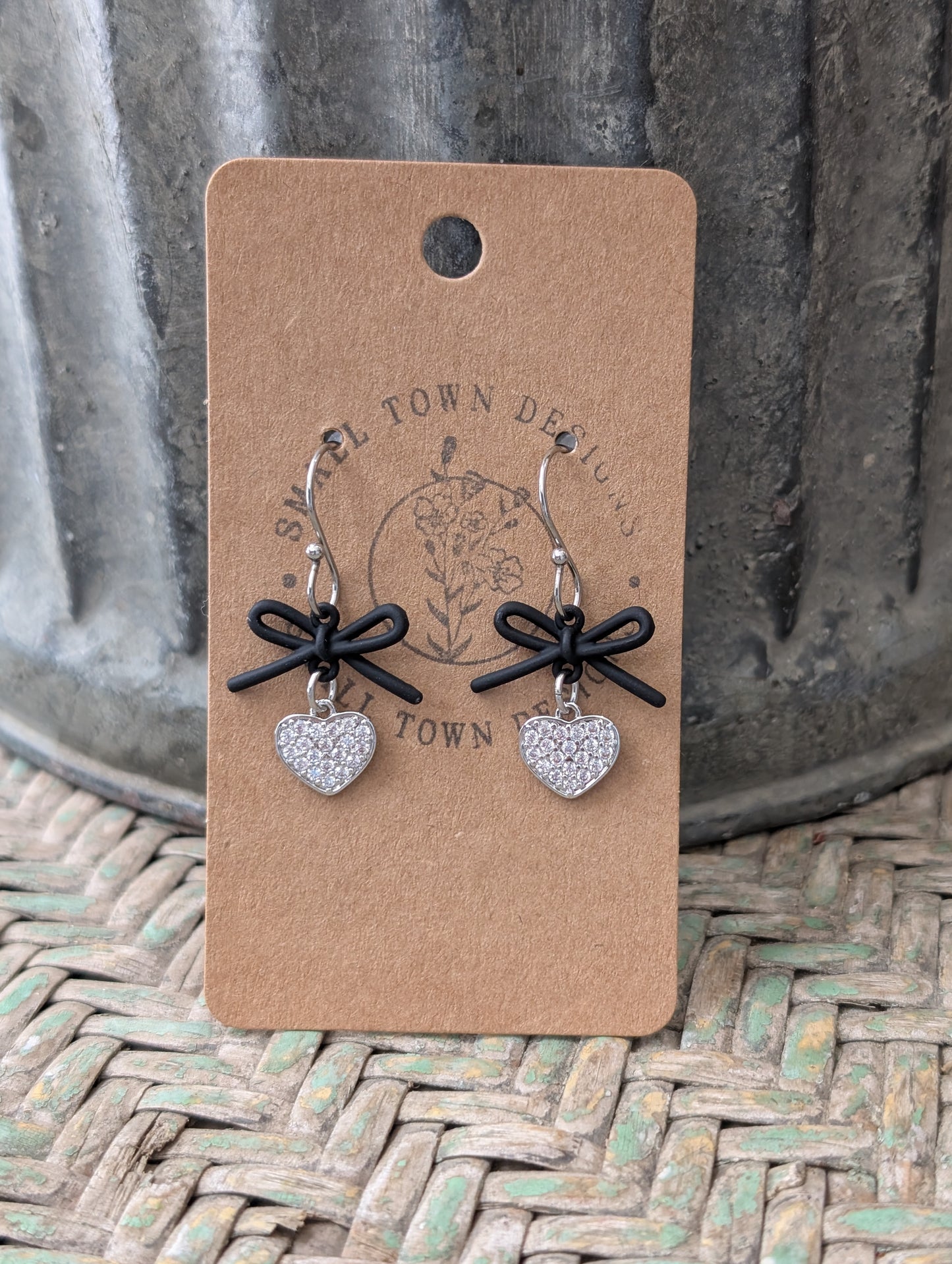 Black Bow Hearts