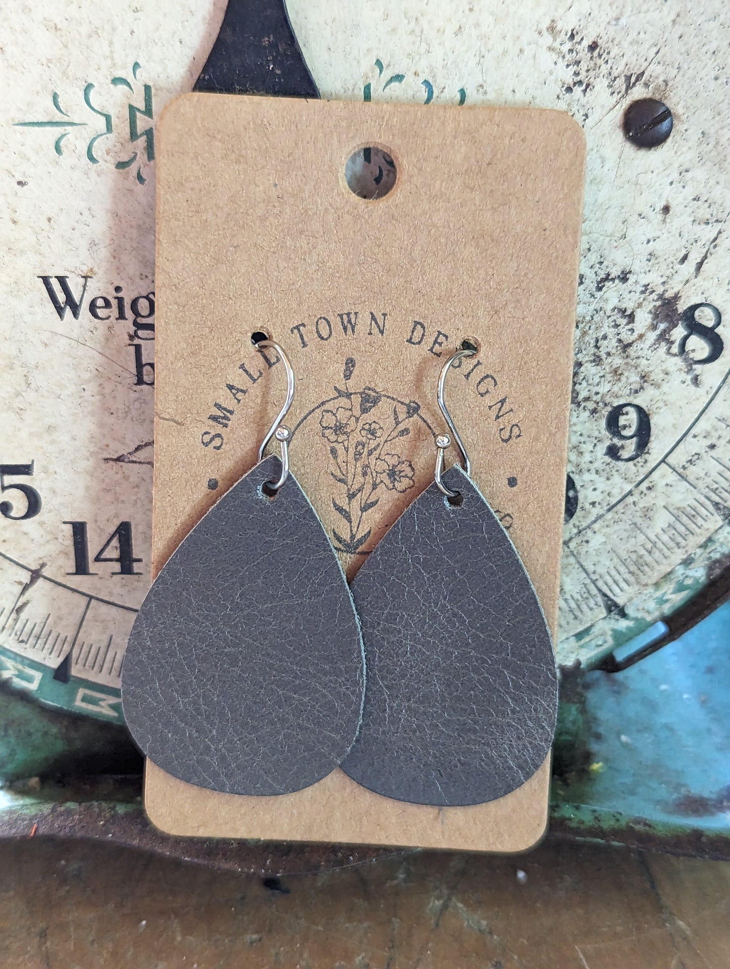 Grey Teardrops