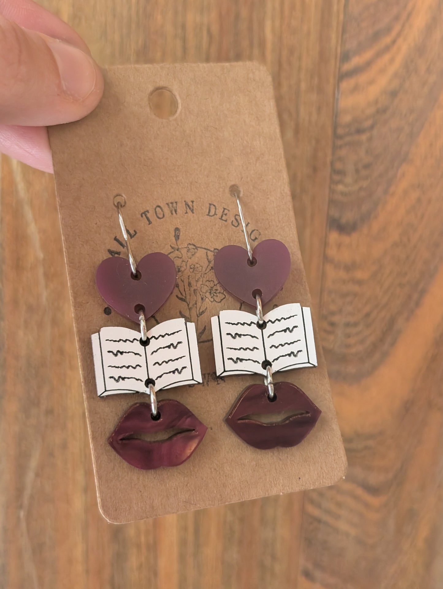 Maroon Heart, Book, Lip Trios