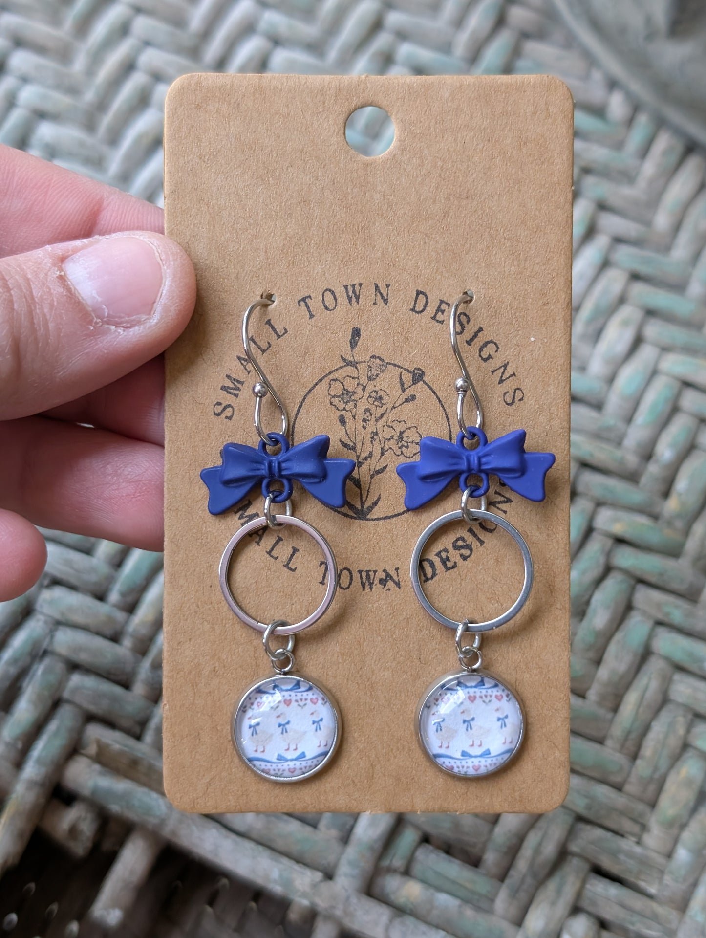 Goose Bow Dangles