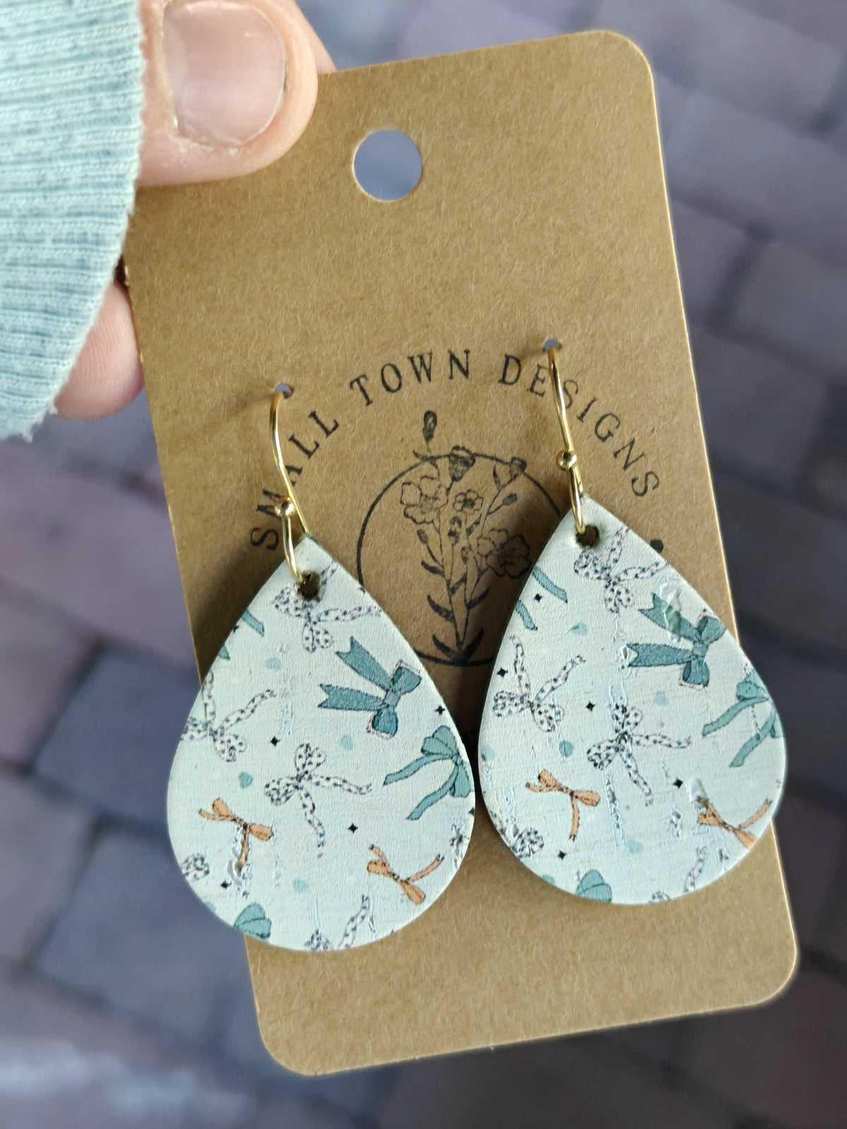 Clover teardrop