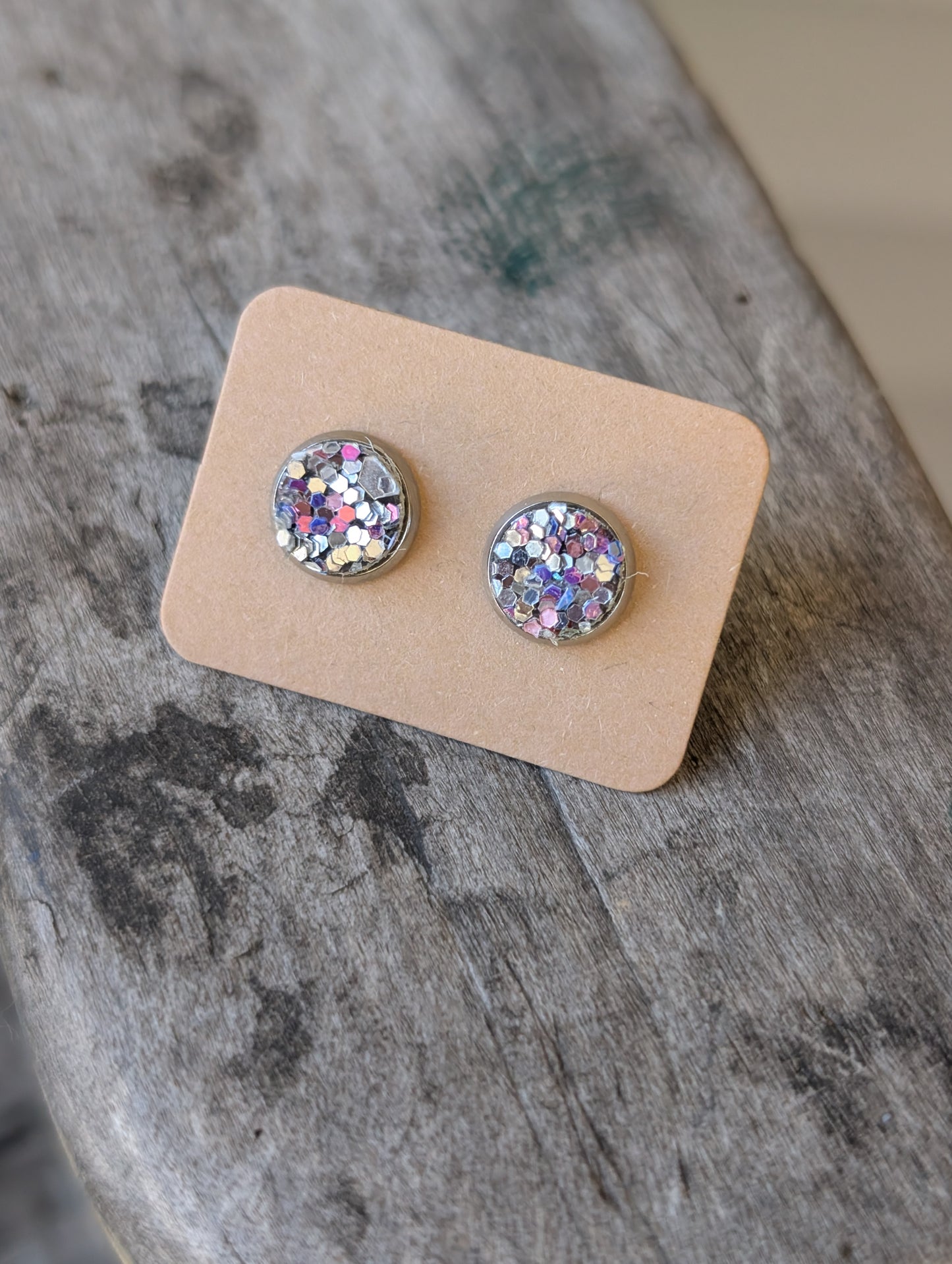8mm Spring Glittery Stud