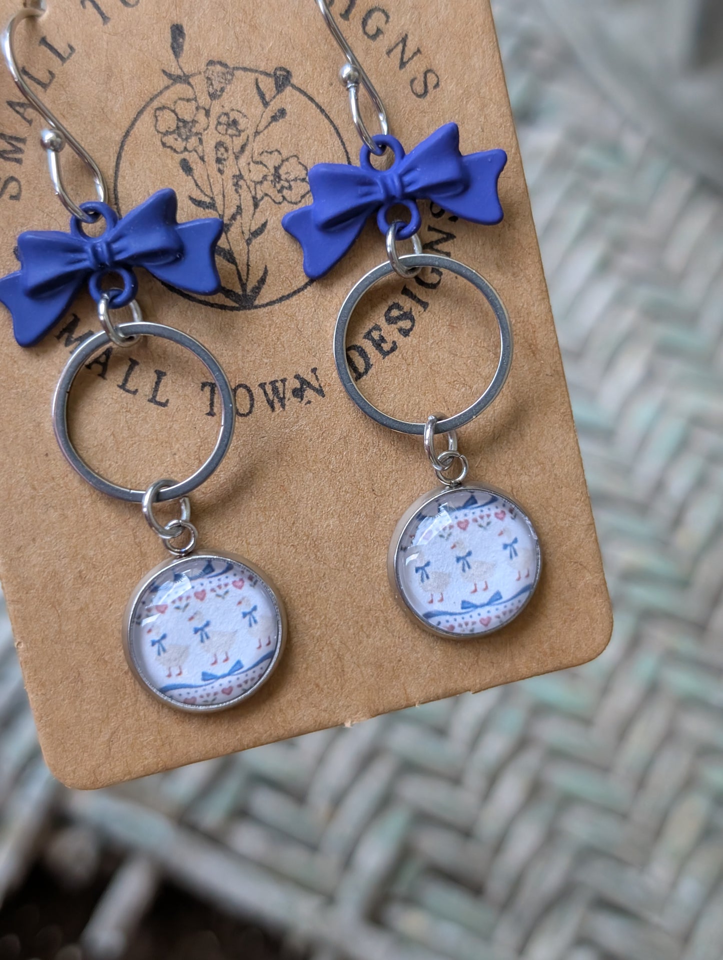 Goose Bow Dangles