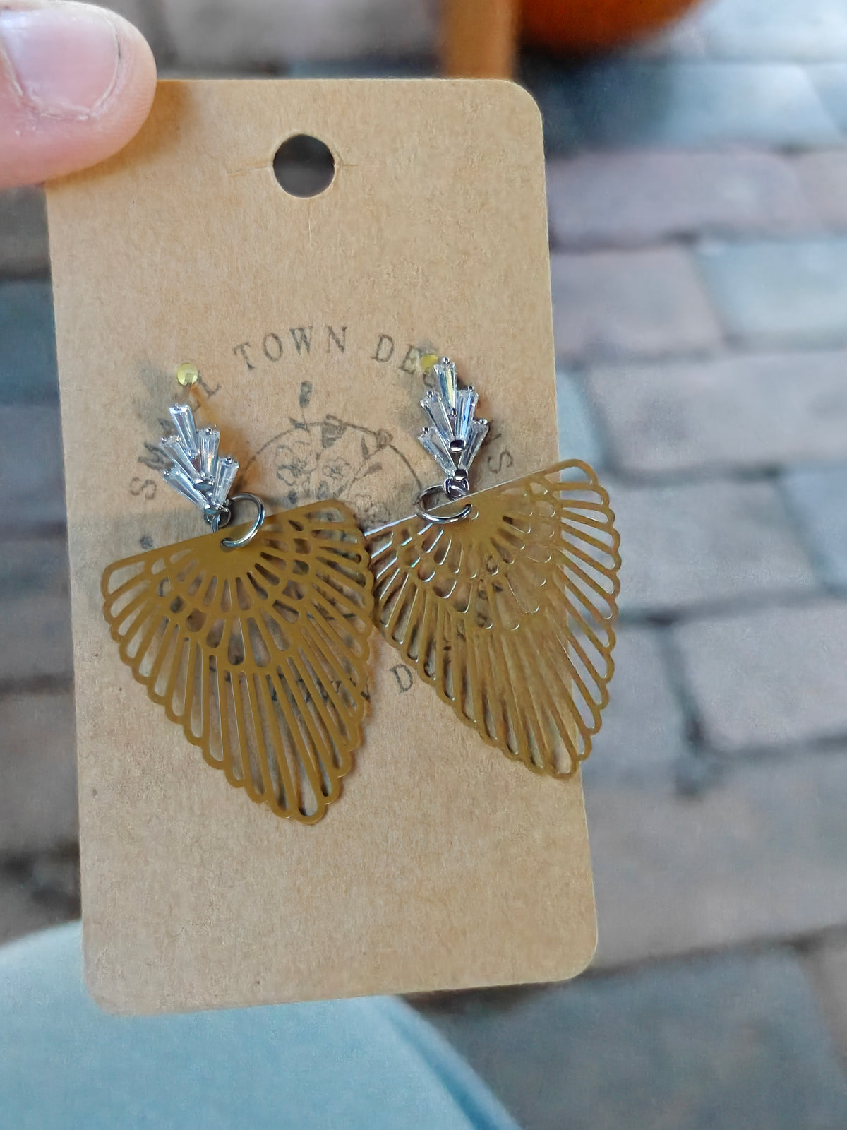 Brown dangles