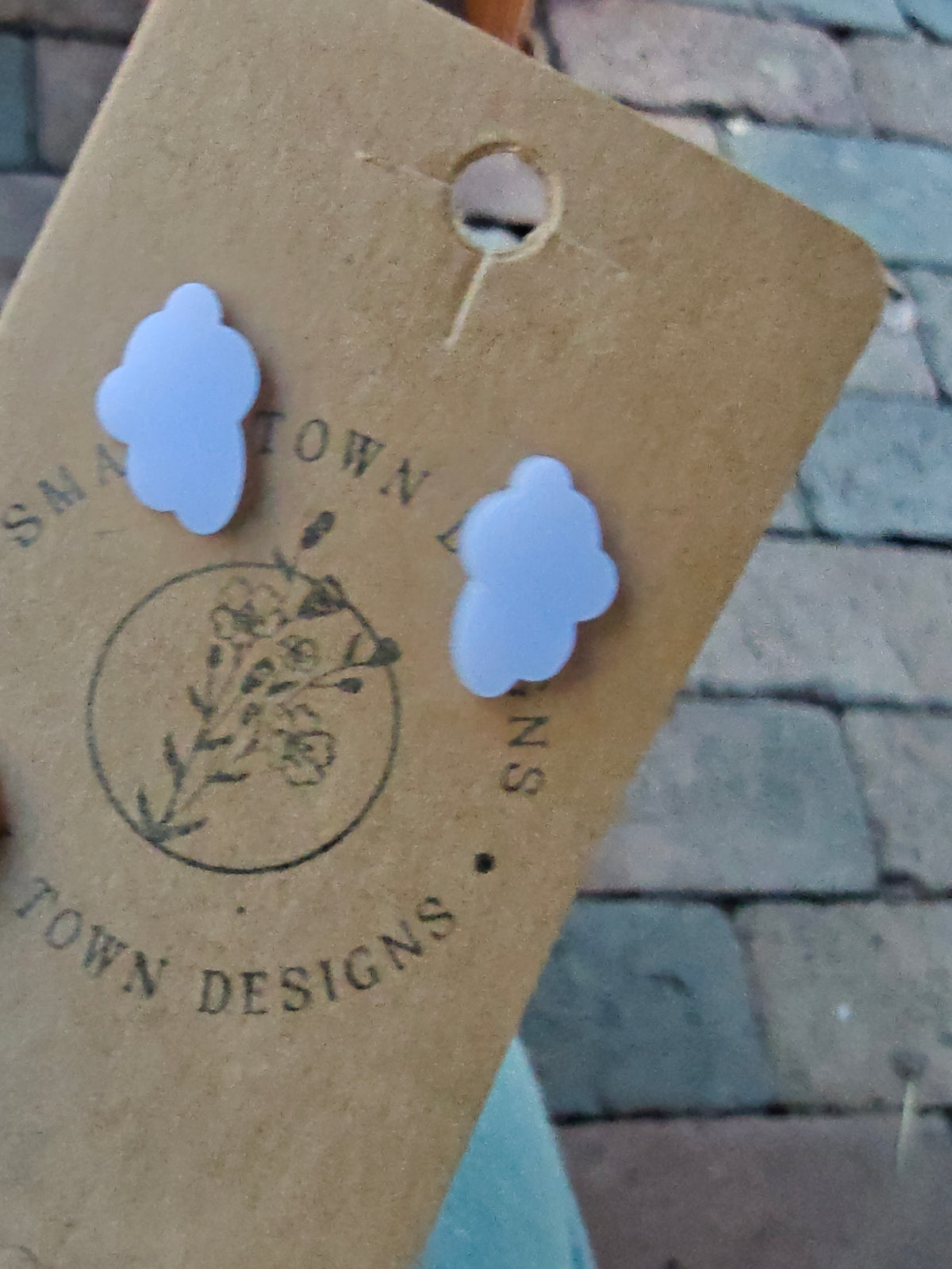 Cloud studs