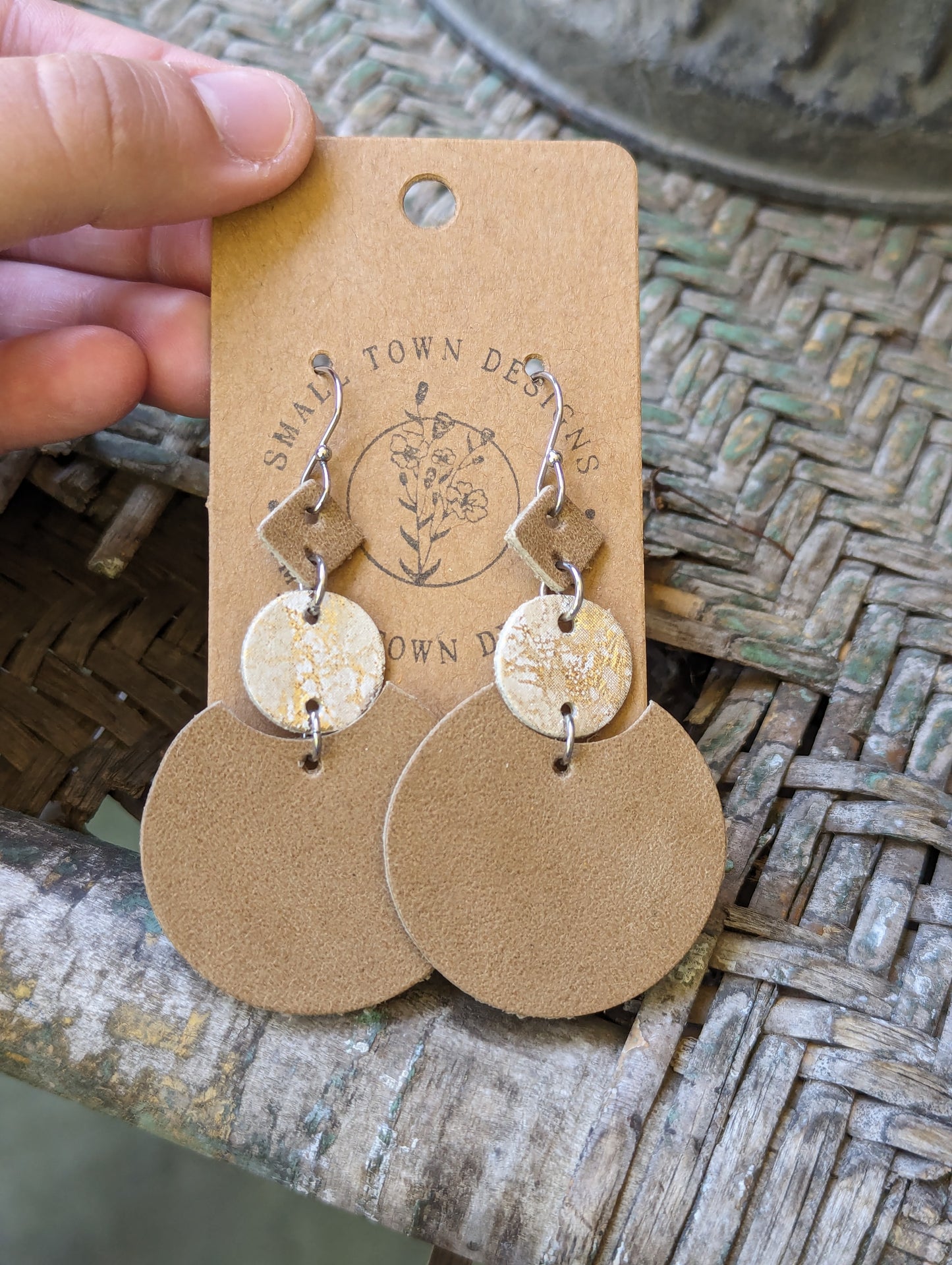 Taupe Drops