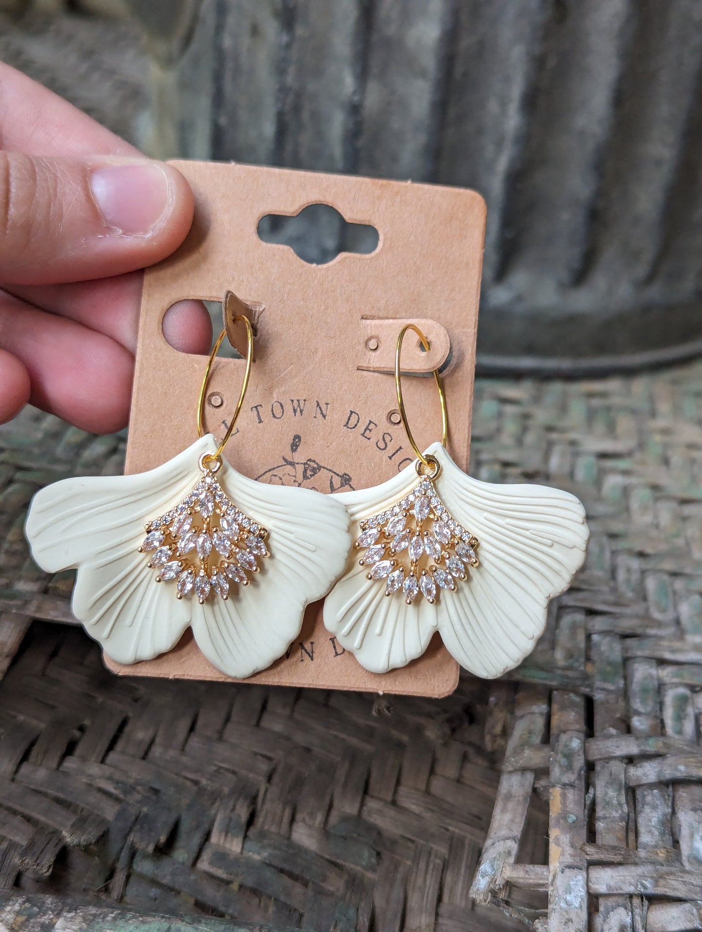 Elegant Cream Gingko Hoops