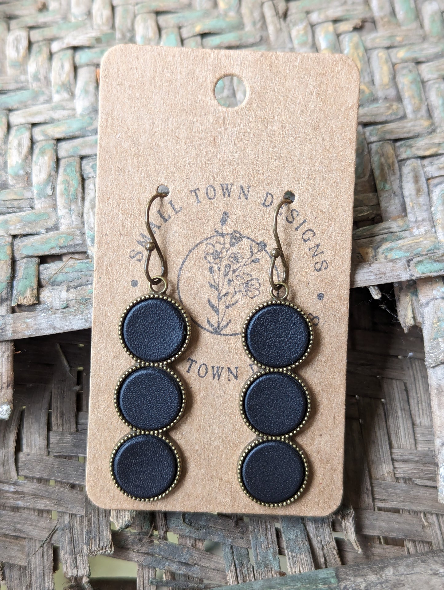 Rustic Black Trios