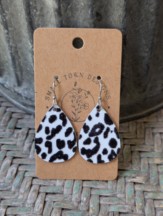 Black & White Leopard Teardrops