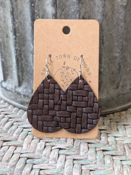 Chocolate Basket Weave Teardrops