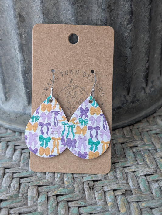 Mardi Gras Bow Teardrops