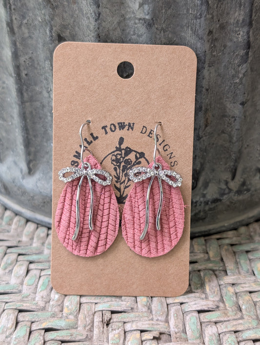 Salmon Bow Teardrops