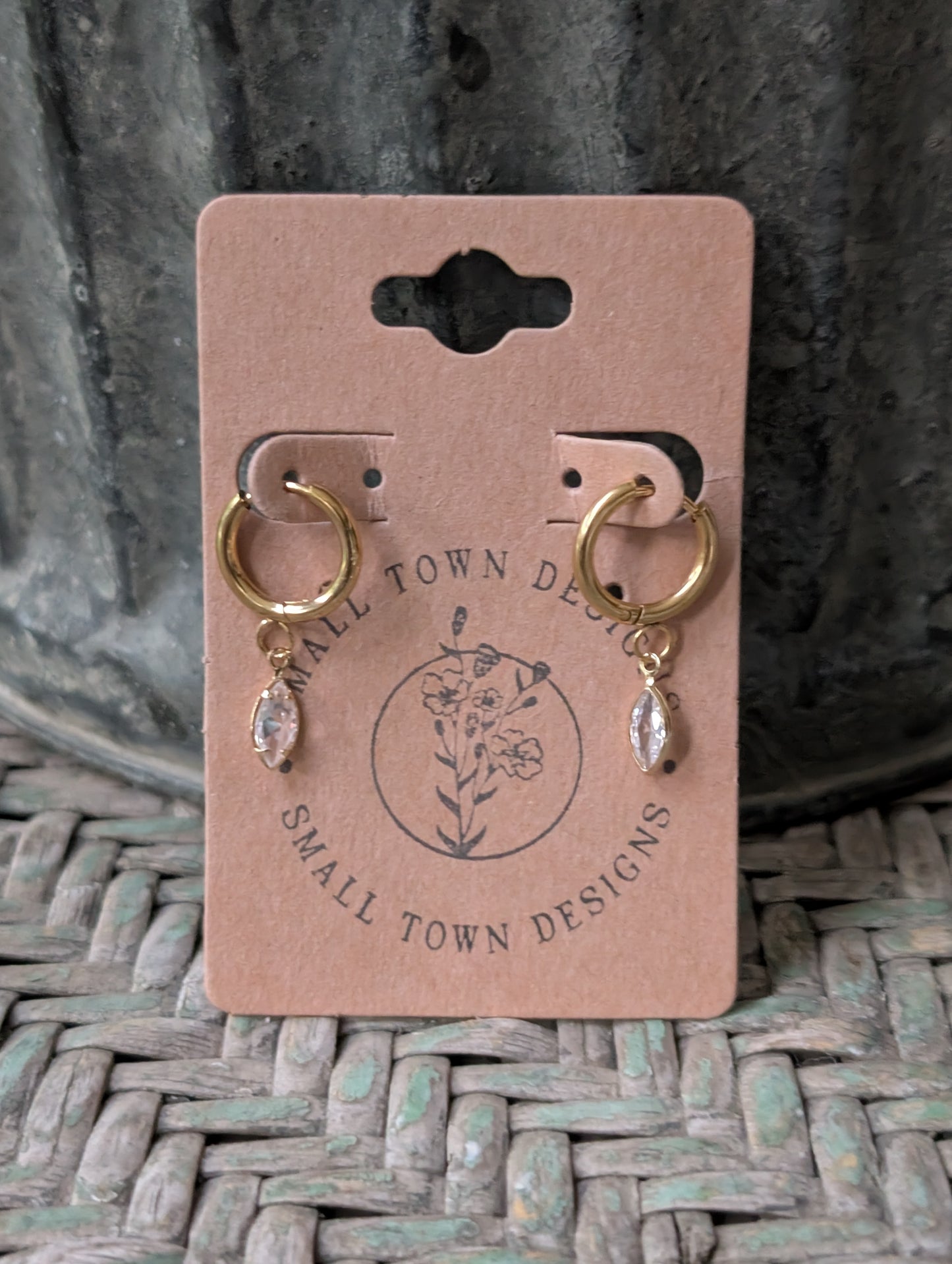 Mini Gold Chandelier Huggies