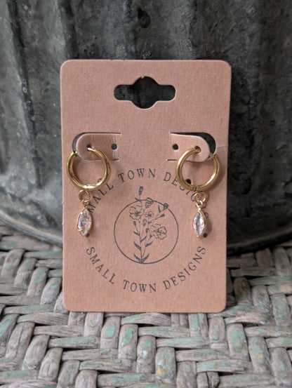 Mini Gold Chandelier Huggies