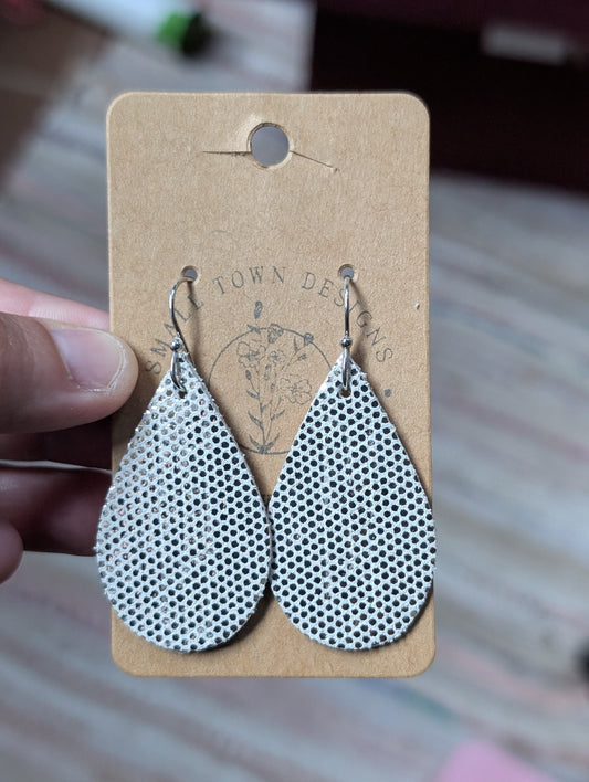 Cream Gold Teardrops