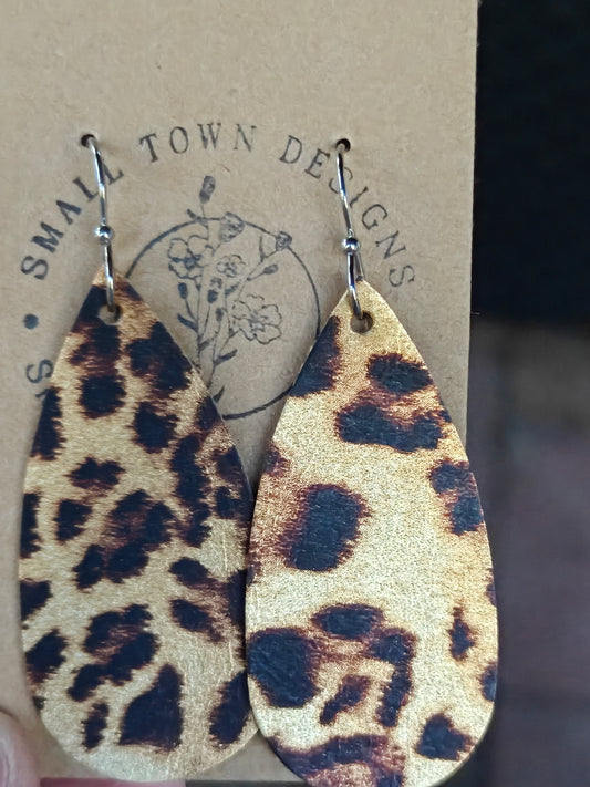 Leopard teardrop