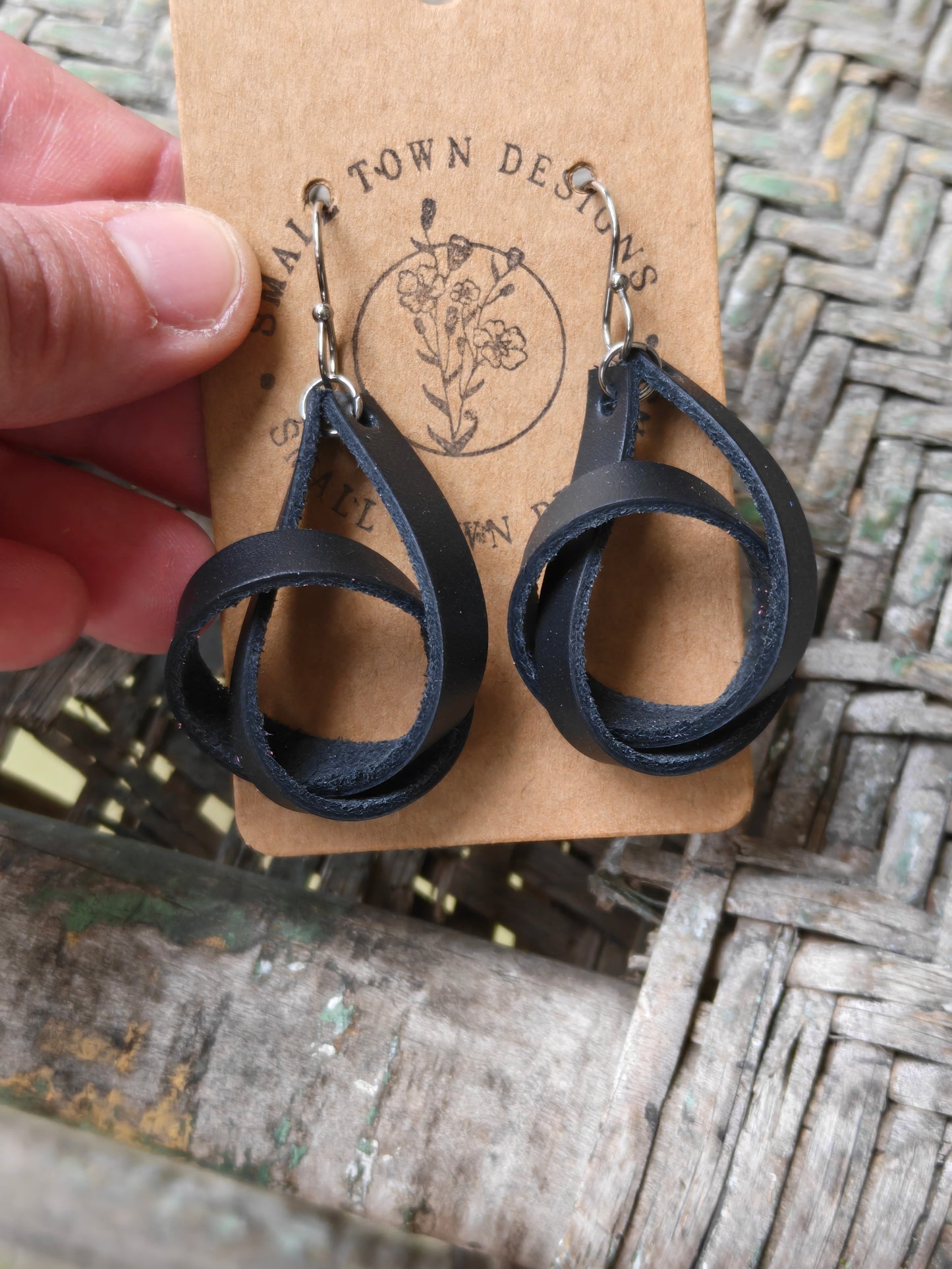 Black Knots