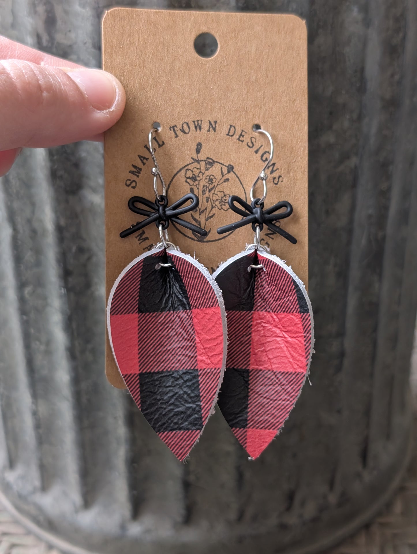 Buffalo Plaid Pinched Petals