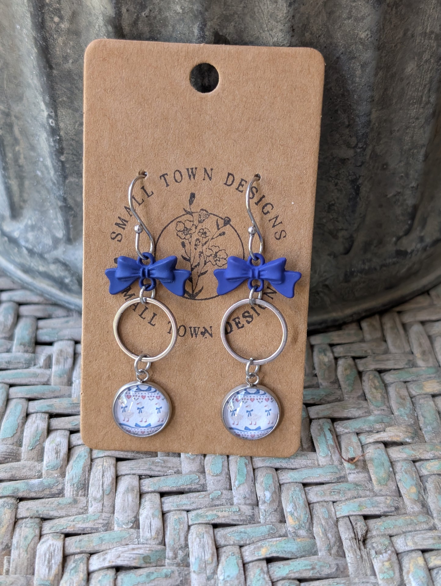Goose Bow Dangles