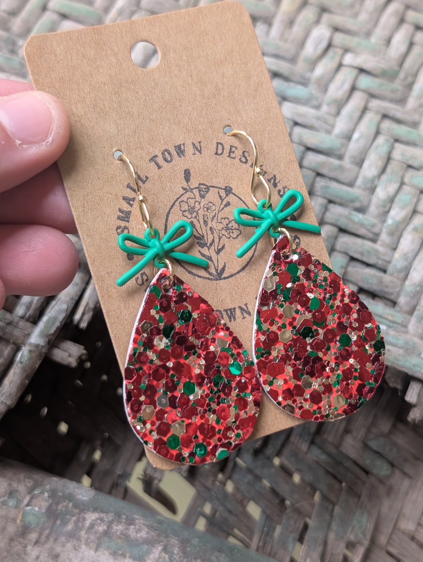 Christmas Spirit Teardrops