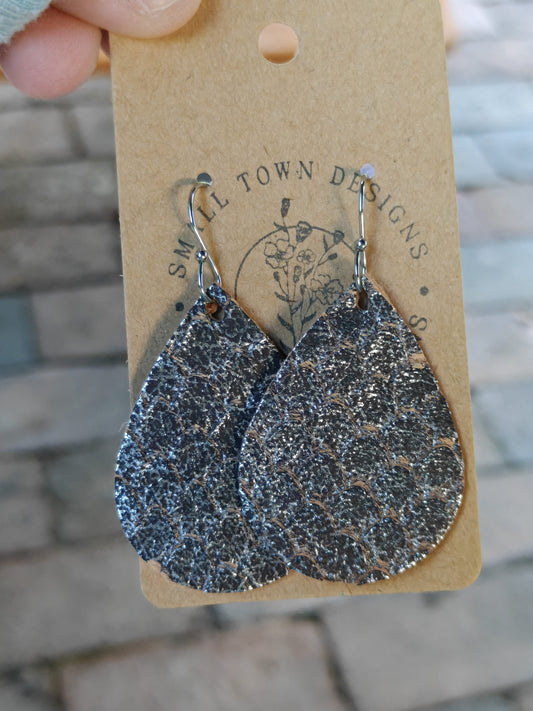 Gray teardrop
