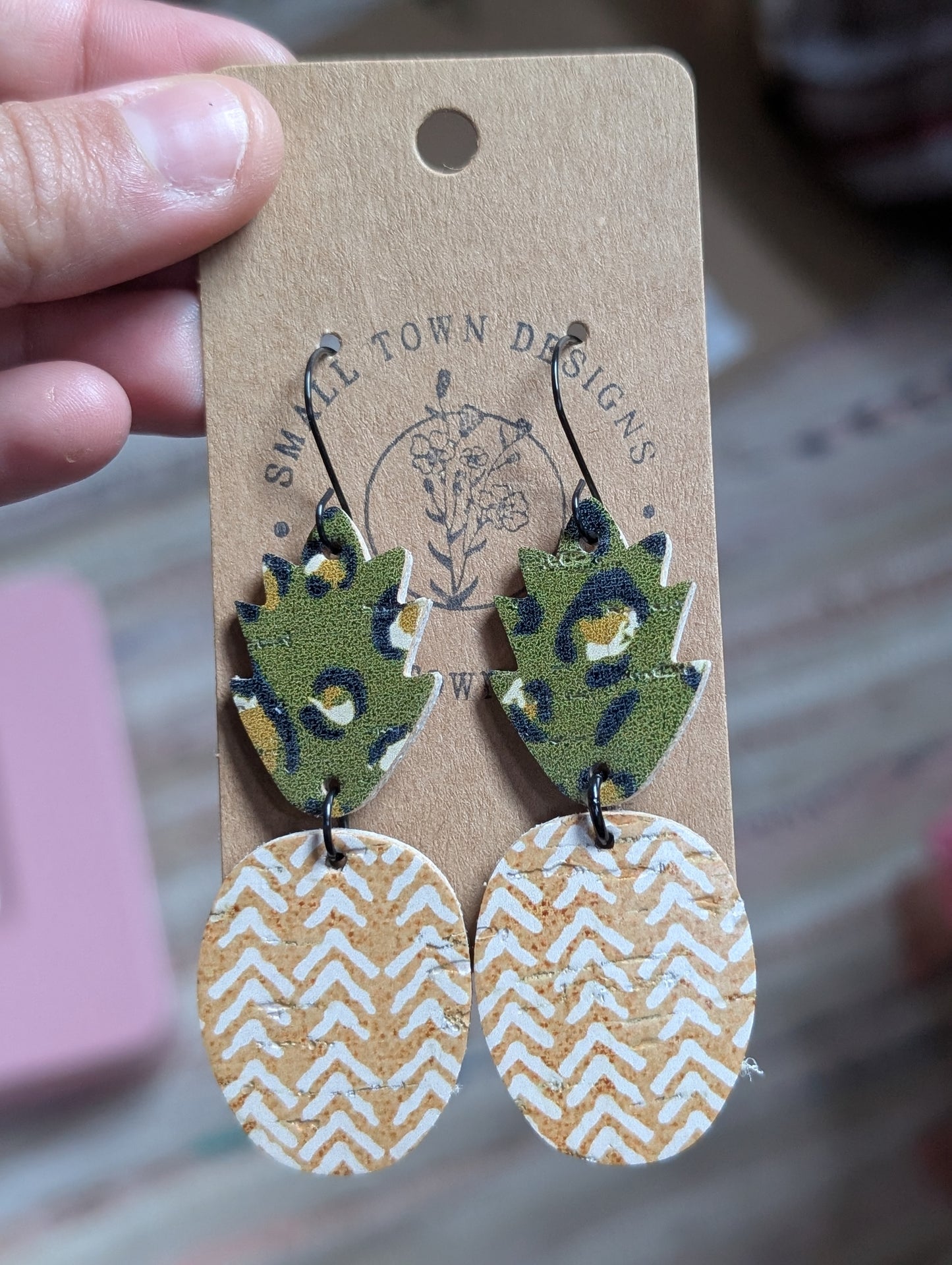 Mustard pineapples