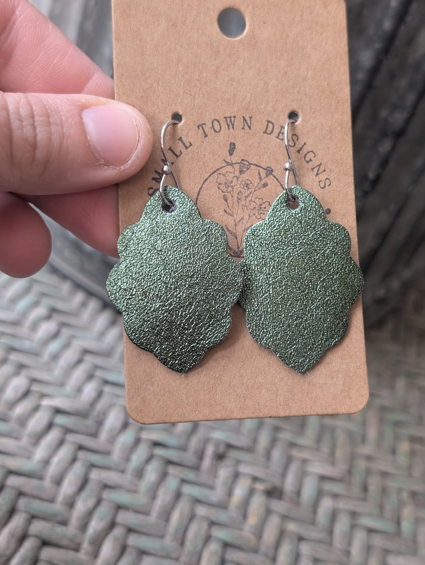 Metallic Olive Scallops