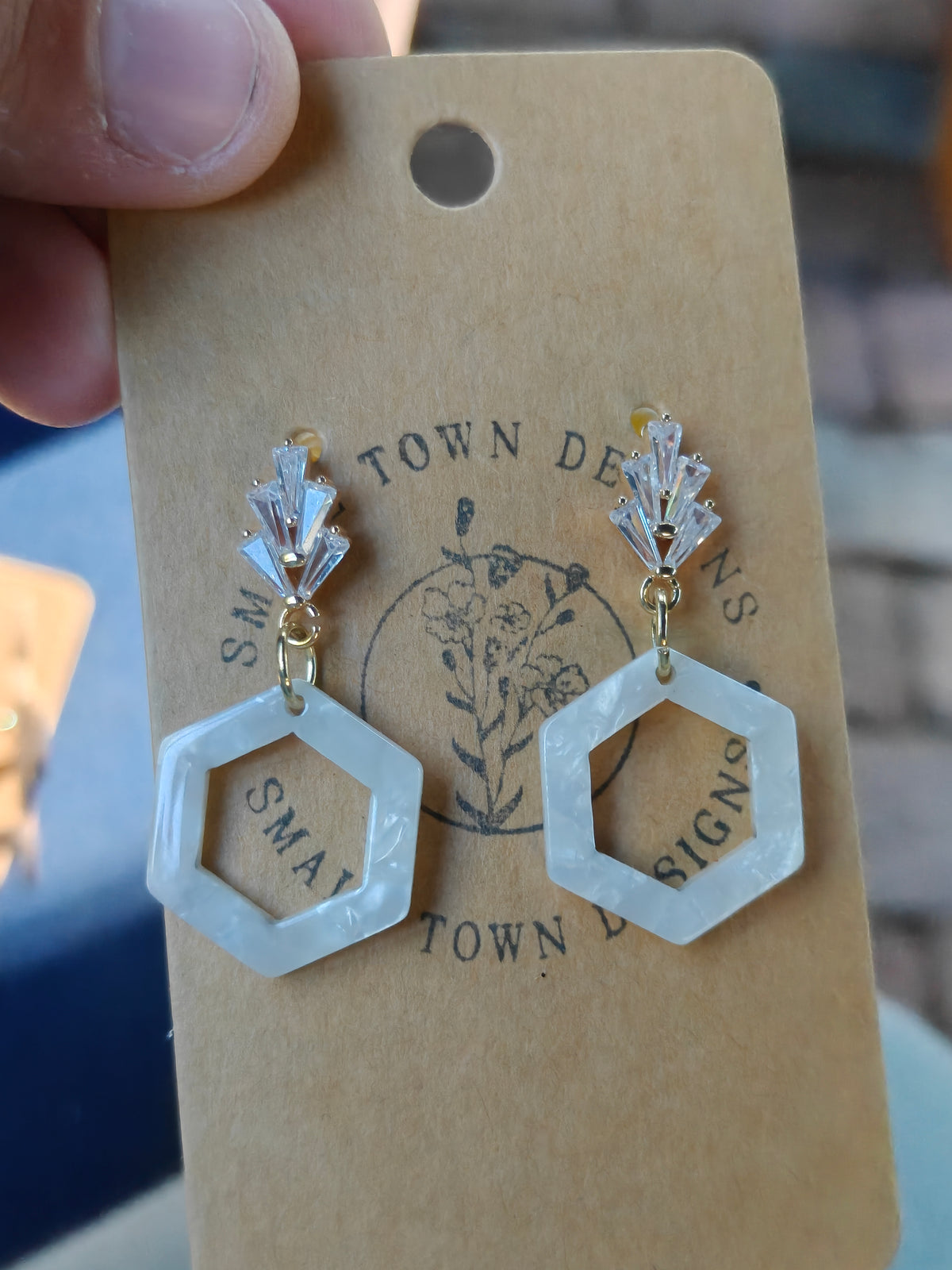 Pearl hexagon