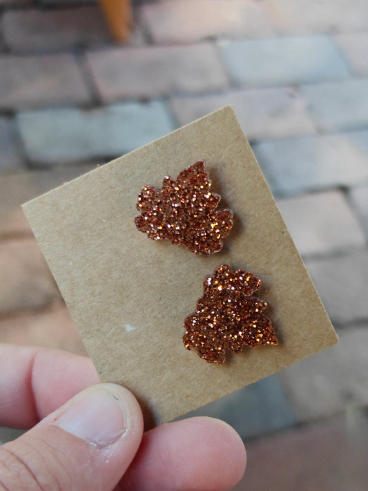 Big leaf studs