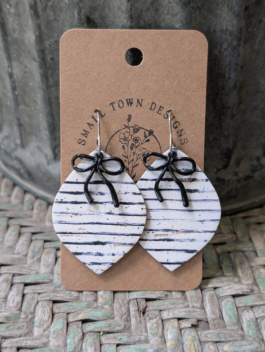 B&W Striped Bow Petals
