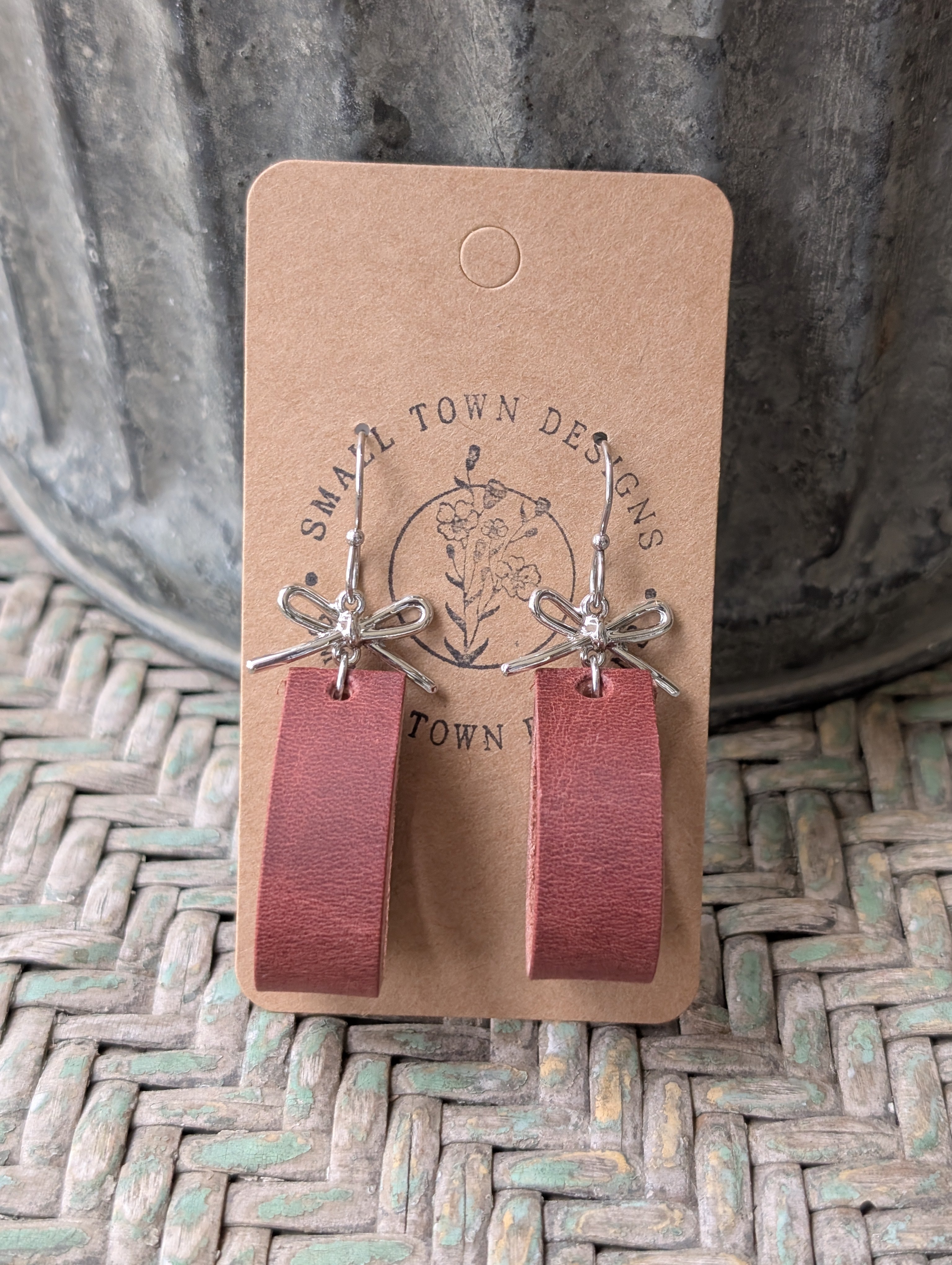 Burgundy Red Loops – Small Town Designs