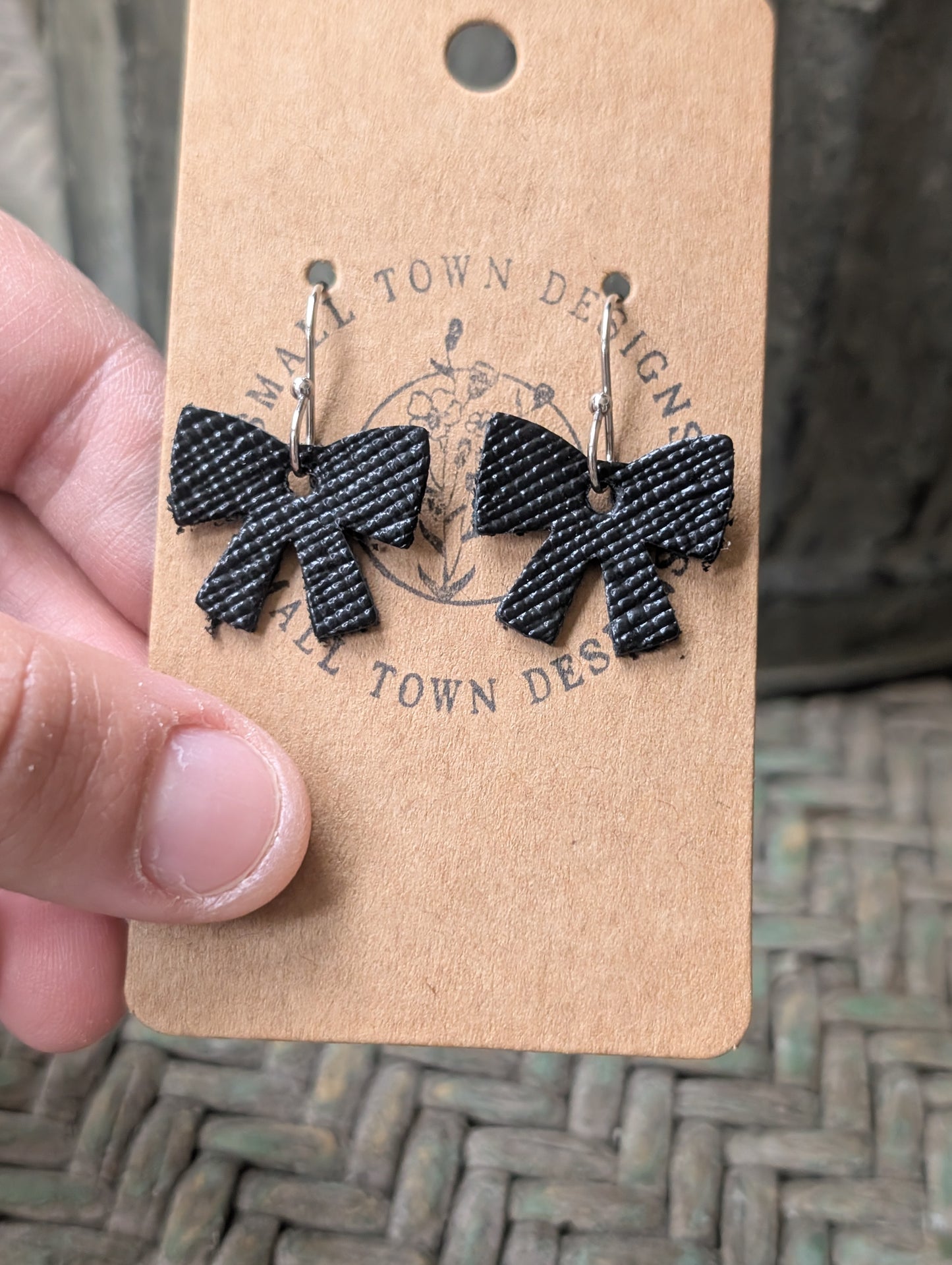 Black Saffino Bows