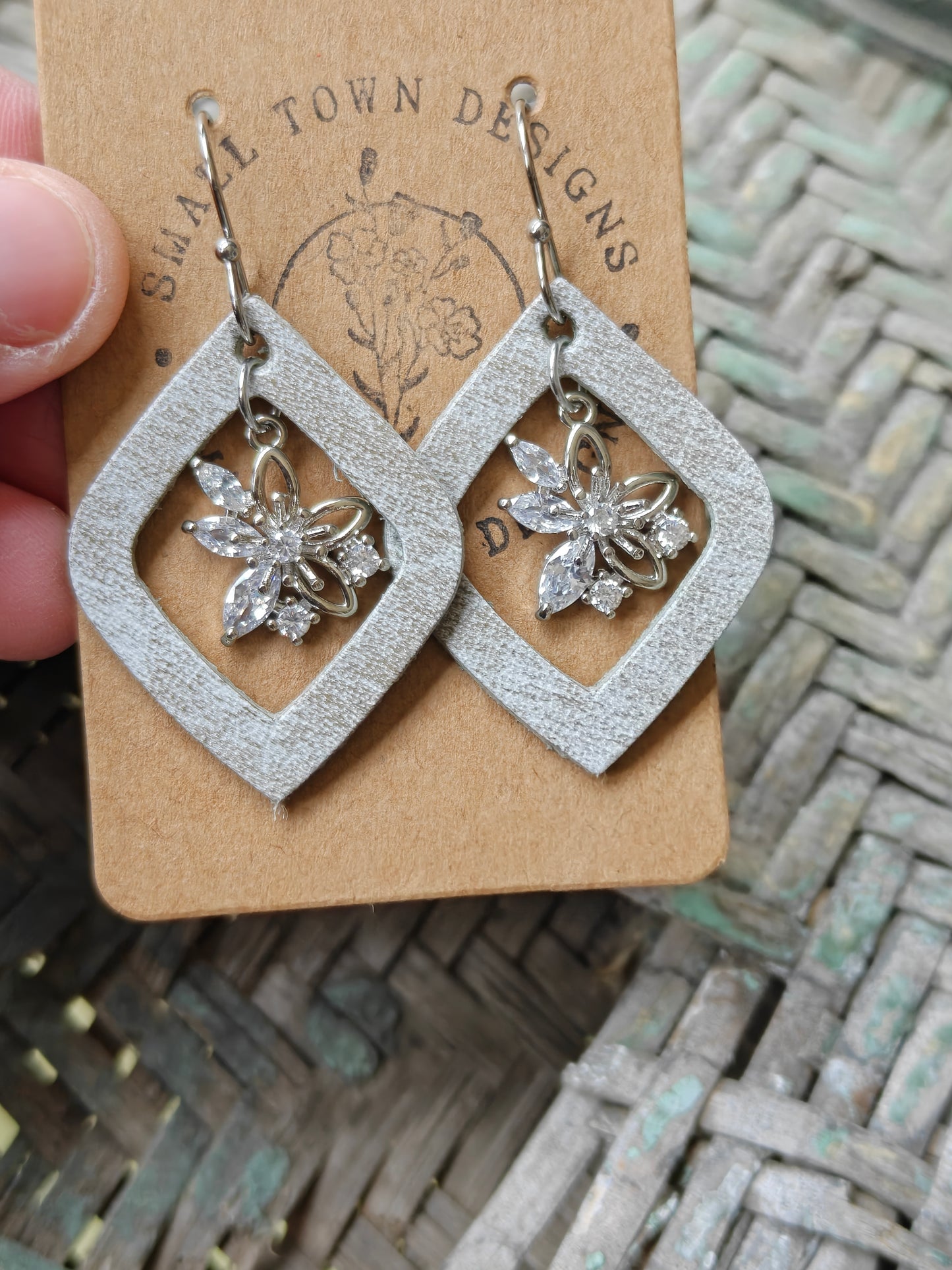 Brown Cream Diamonds