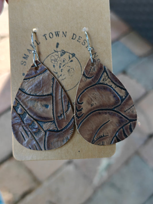 Western brown teardrops