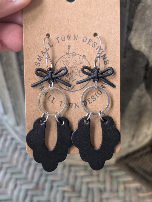 Black Scalloped Drops