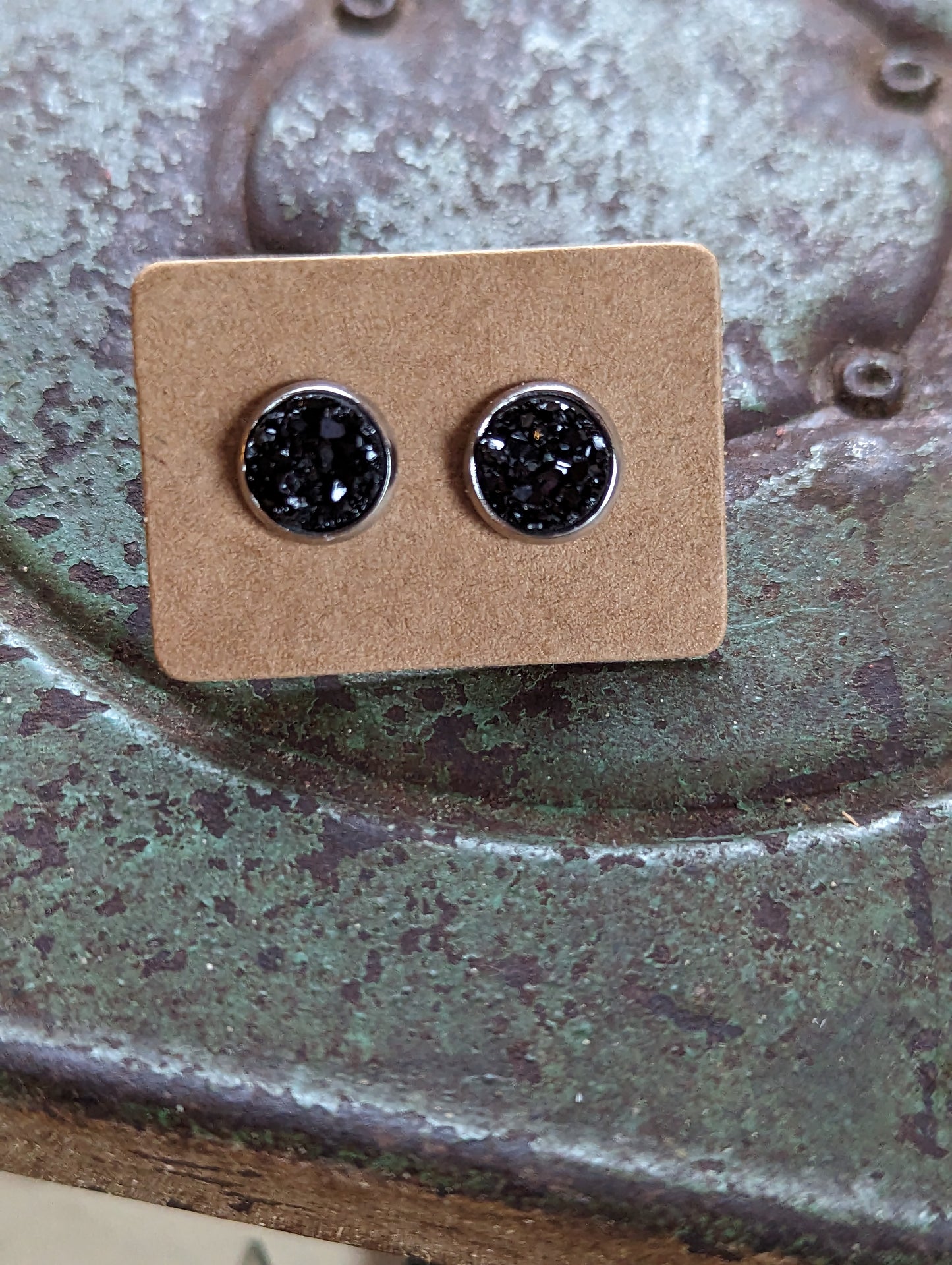 8mm Black Studs